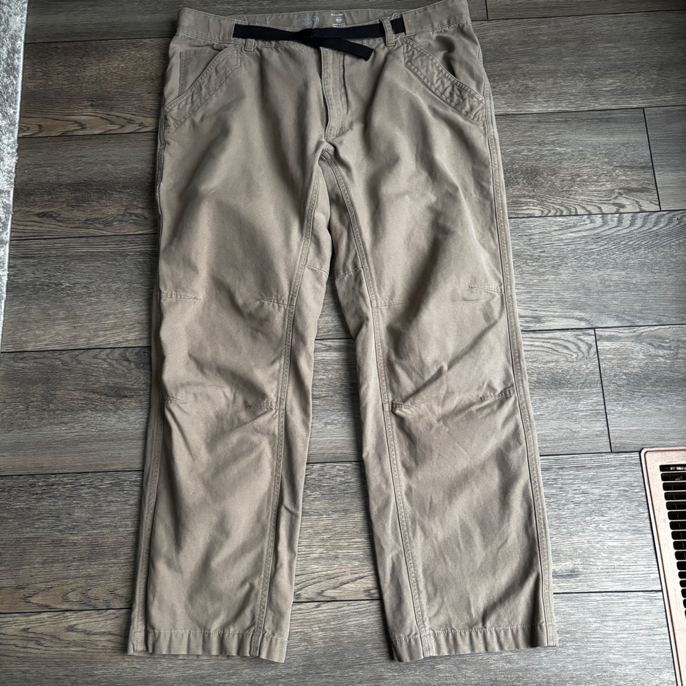Mountain Hardwear Belted Khaki Outdoor 100% Cotton Pants Sz 38 X 30